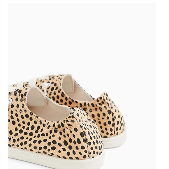 Nwt Torrid Cheetah print Ruched Sneakers wide widt - Picture 3 of 4